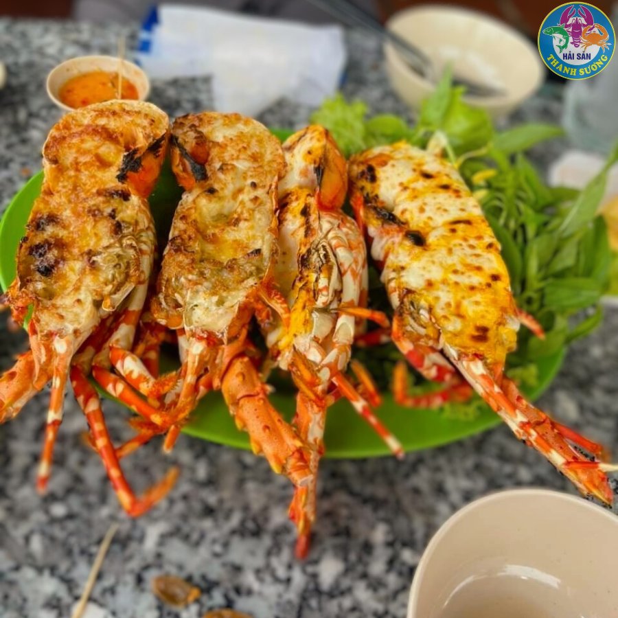 Mâm hải sản tươi sống